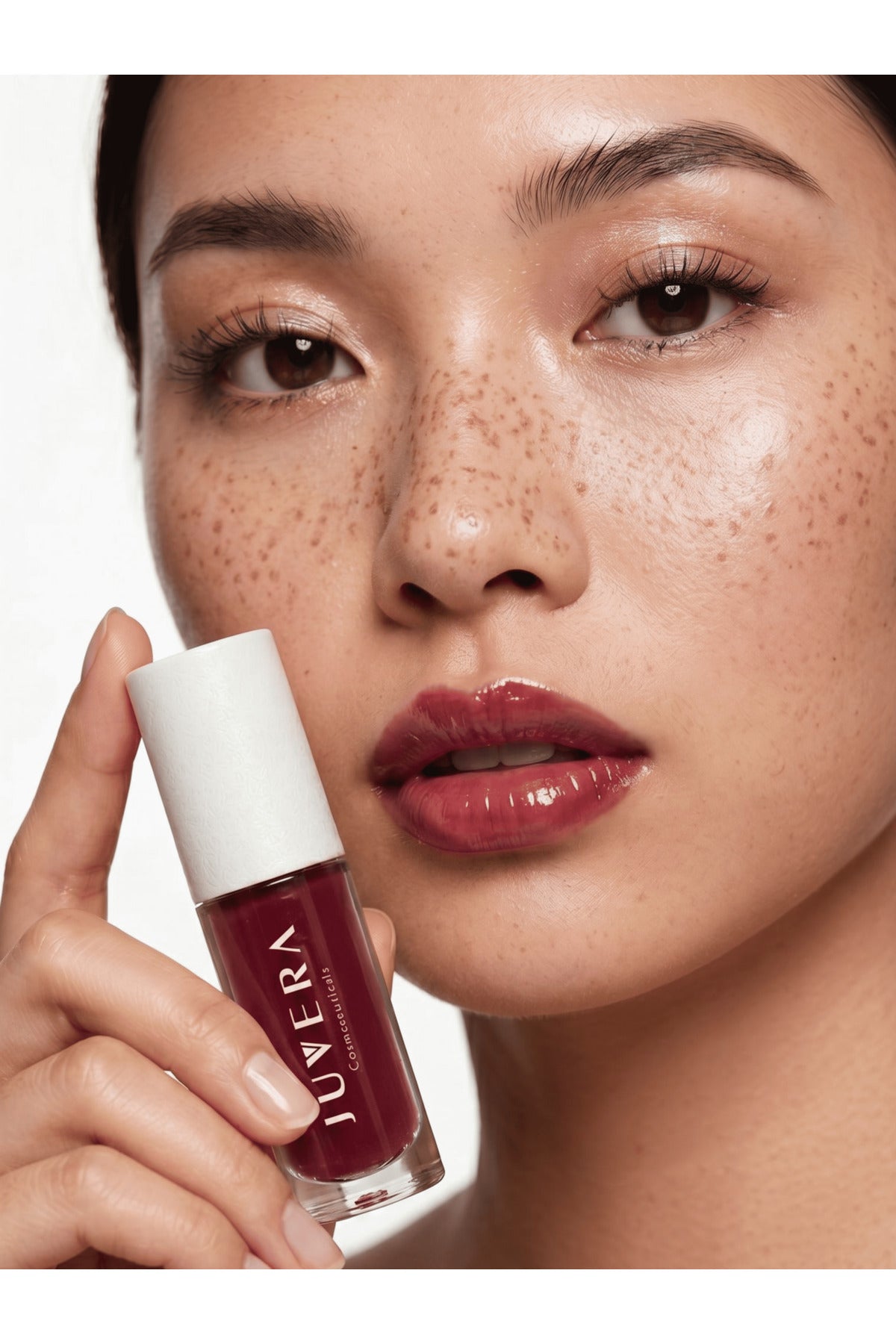Juvera Nemlendirici Etkili Renkli Dudak Parlatıcısı Chery - Lip Gloss Chery 3 in 1 - 5 ml – nemlendirici etkili Cherry renkli dudak parlatıcısı