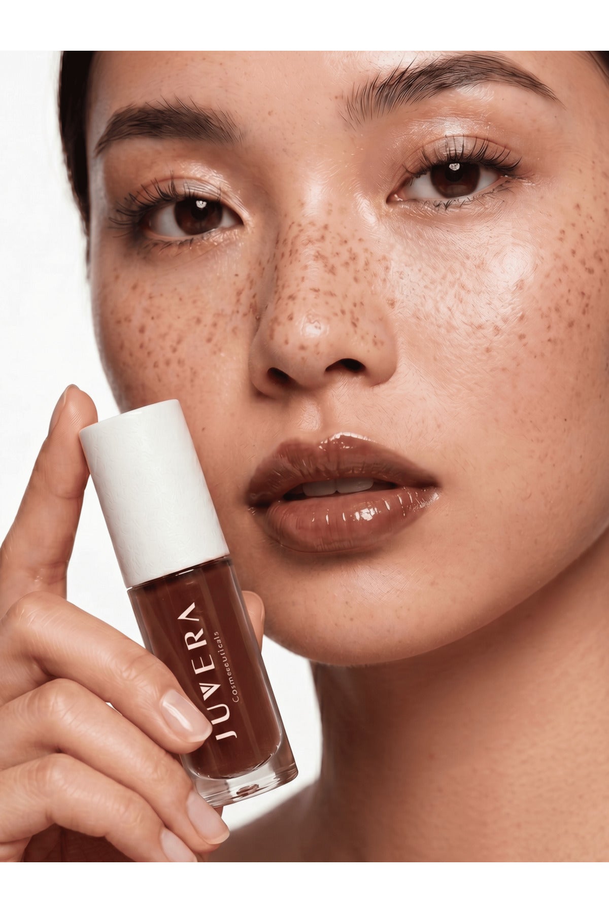 Juvera Nemlendirici Etkili Renkli Dudak Parlatıcısı Coffee - Lip Gloss Coffee 3 in 1 - 5 ml – nemlendirici etkili Coffee renkli dudak parlatıcısı